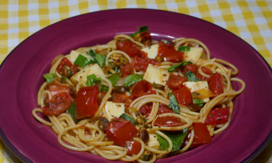 Caprese Spaghetti Pasta Salad