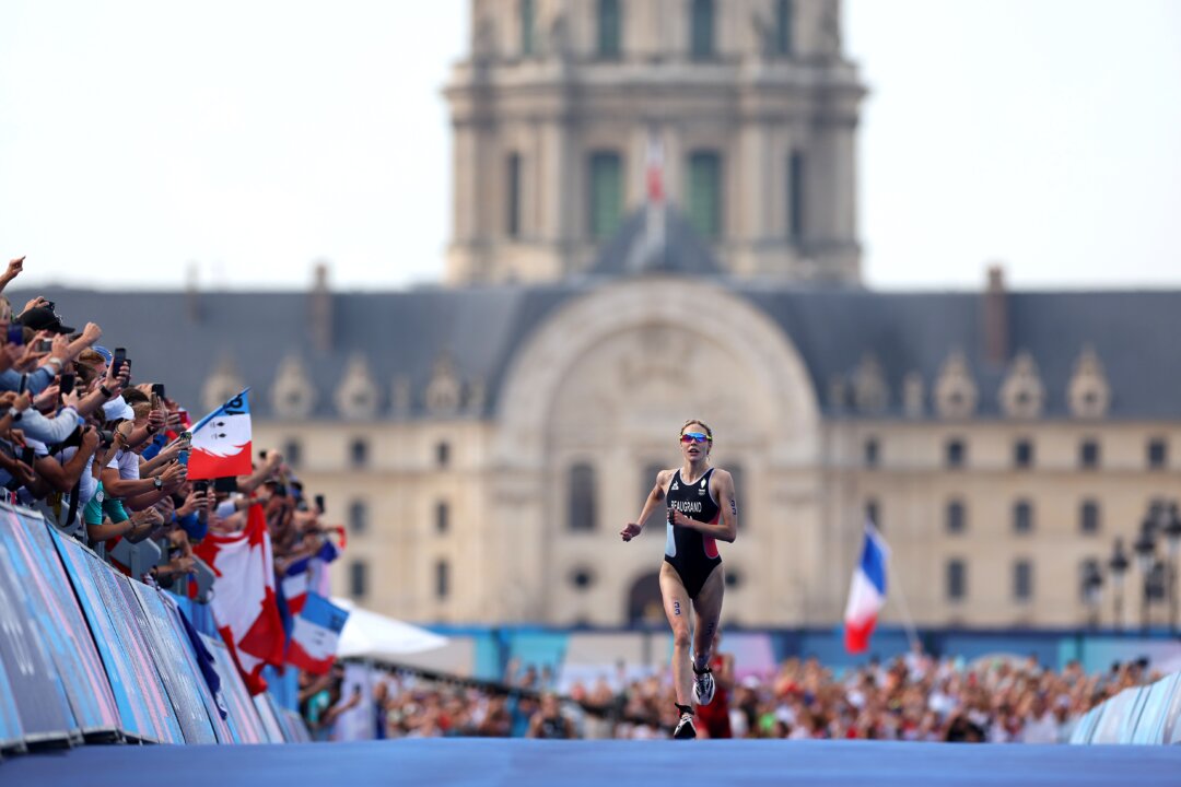 Cassandre Beaugrand Wins Women's Triathlon in Paris