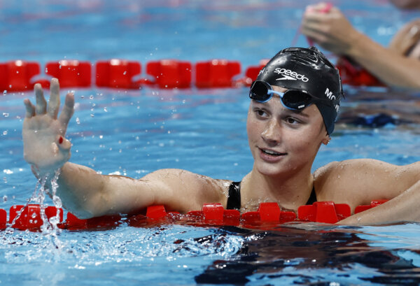 Canada’s Summer McIntosh Wins Gold in Women’s 200m Butterfly, Sets Olympics Record