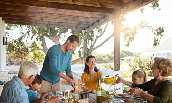 Tummy Troubles May Be Alleviated With a ‘Vacation Mindset’