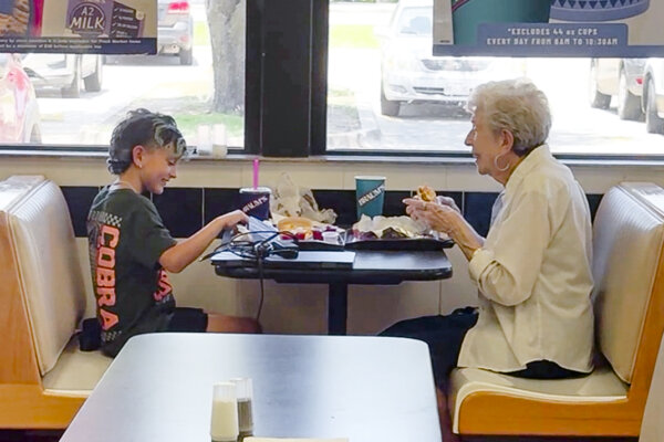 7-Year-Old Notices Elderly Woman Eating Lunch Alone and Decides to Eat With Her: 'God Had Us in That Space at That Time'