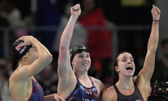 On a Wild Final Night of Swimming, US Sets 2 World Records, Edges Australia in Gold-Medal Race