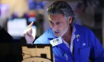 Unwinding of Japanese Yen Carry Trade Shakes Markets; Google Loses Search Antitrust Case | Business Matters Full Broadcast (Aug. 5)