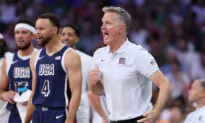Noise-Canceling Speaker: It’s Go Time for Kerr, Men’s Basketball Team in Paris