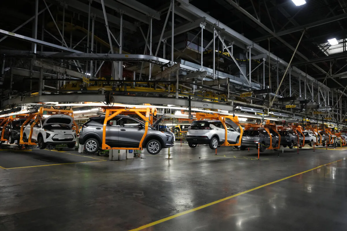The 2023 Chevrolet Bolt EV and EUV assembly line is seen at the General Motors Orion Assembly in Lake Orion, Mich, on June 15, 2023. (The Canadian Press/AP-Carlos Osorio)