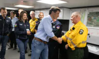 Smith Asks Trudeau for Help With Jasper Recovery During Alberta Visit