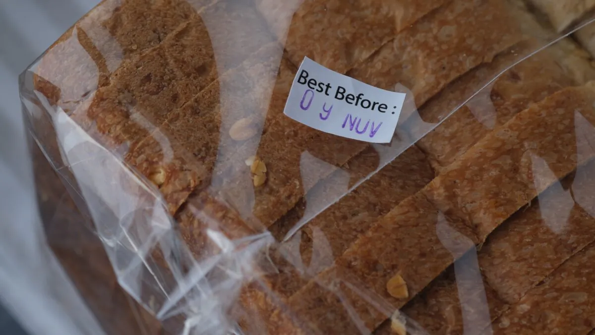 Canadians often confuse best before dates with expiry dates, a new study has found. (wisely/Shutterstock)