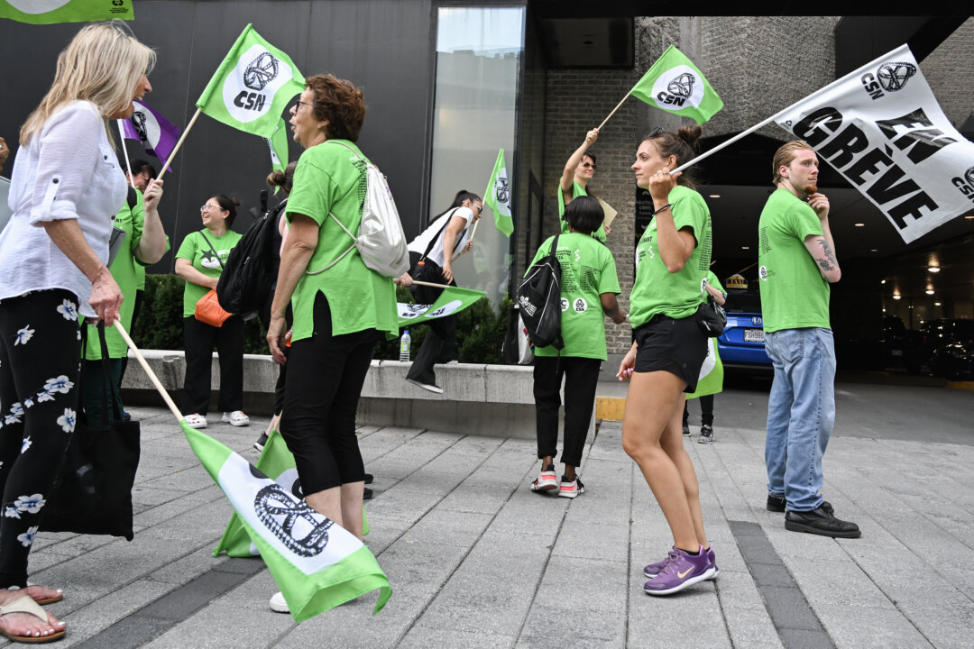 Hotel workers strike in Quebec