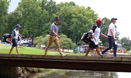 Beau Hossler Shoots 10–under 60 at Vulnerable Sedgefield in the Rain-Delayed Wyndham Championship