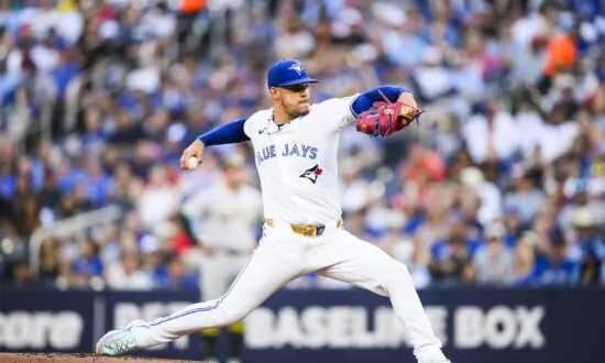 Guerrero Extends Hitting Streak to 21 Games, Berríos Strikes out 8 as Blue Jays Beat Athletics 3–1