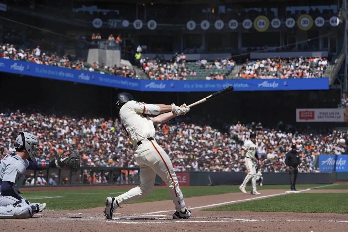 San Francisco Giants' Brett Wisely (C) hits a two-run double Detroit Tigers during the fifth inning of a baseball game in San Francisco on Aug. 10, 2024. (Godofredo A. Vásquez/AP Photo)