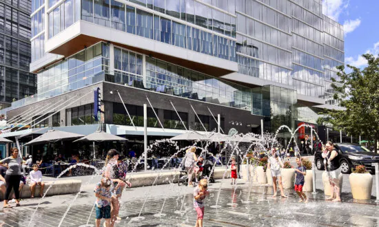Pools, Splash Pads May Help Spread Diarrhea Outbreak, Experts Warn