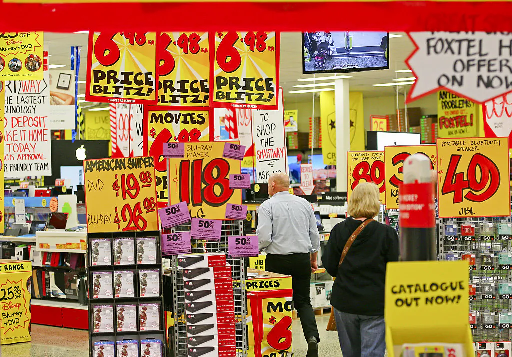 People shop in a JB Hi-Fi store on May 28, 2015 in Melbourne, Australia. (Scott Barbour/Getty Images)