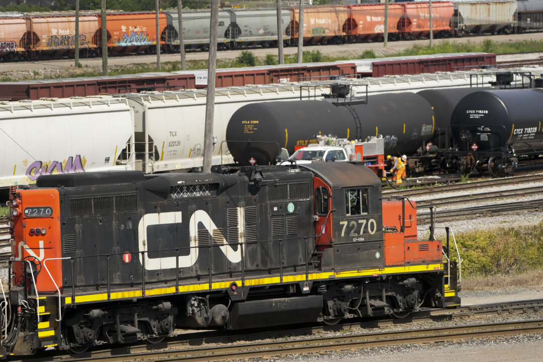 Railway Lockout Disrupts Canada Freight Traffic