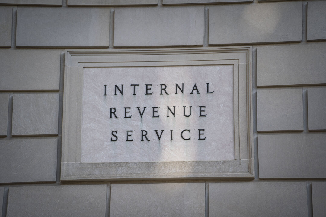 IRS Increases 401(k) Contribution Limits for 2025