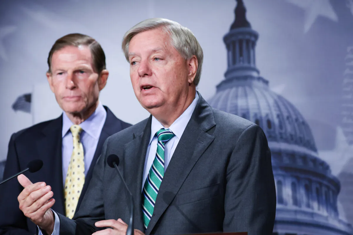 Sens. Lindsey Graham (R-S.C.) (R) and Richard Blumenthal (D-Conn.) speak to members of the press during a news conference at the U.S. Capitol in Washington on Sept. 14, 2022. (Alex Wong/Getty Images)