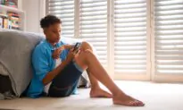 Struggling With Existential Anxiety? Study Shows Doomscrolling May Be to Blame