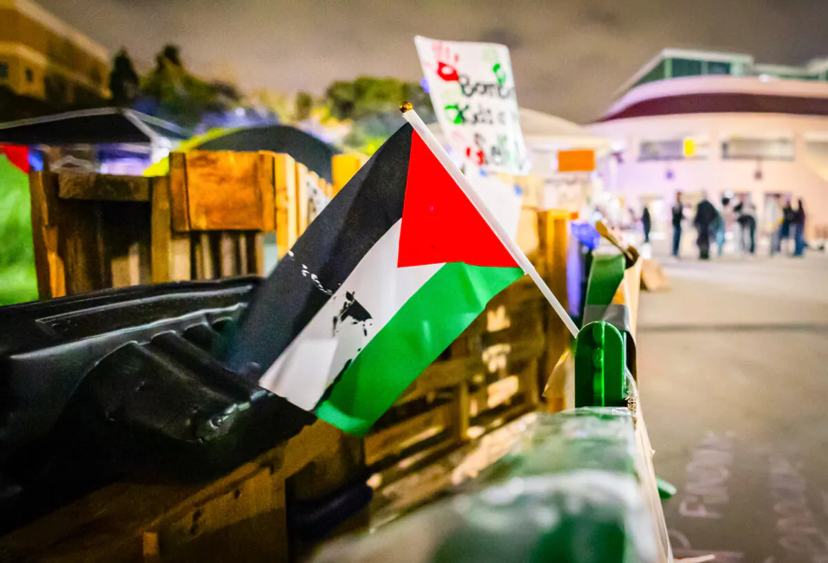Students at University of California, Irvine protest against the Israel–Gaza conflict in Irvine–Calif., on May 2, 2024. (John Fredricks/The Epoch Times)