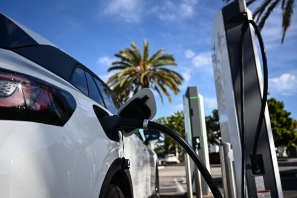 Florida Officials Issue Warnings to EV Owners 