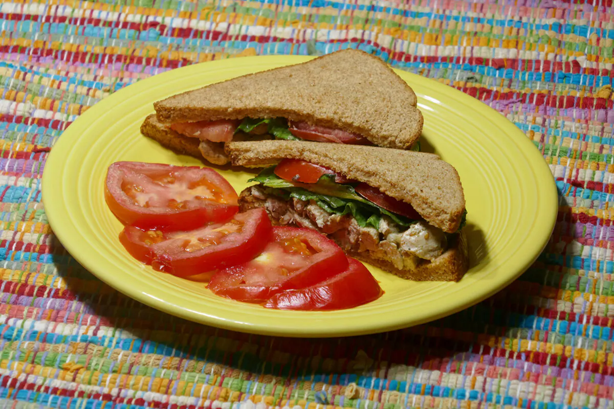 Za'atar Chicken Salad Sandwich Supper. (Linda Gassenheimer/TNS)