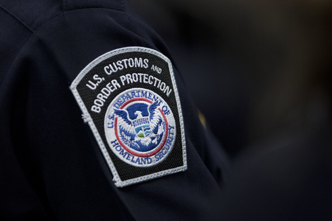 US Border Protection Seizes Fentanyl in Package From Canada at Seattle ...