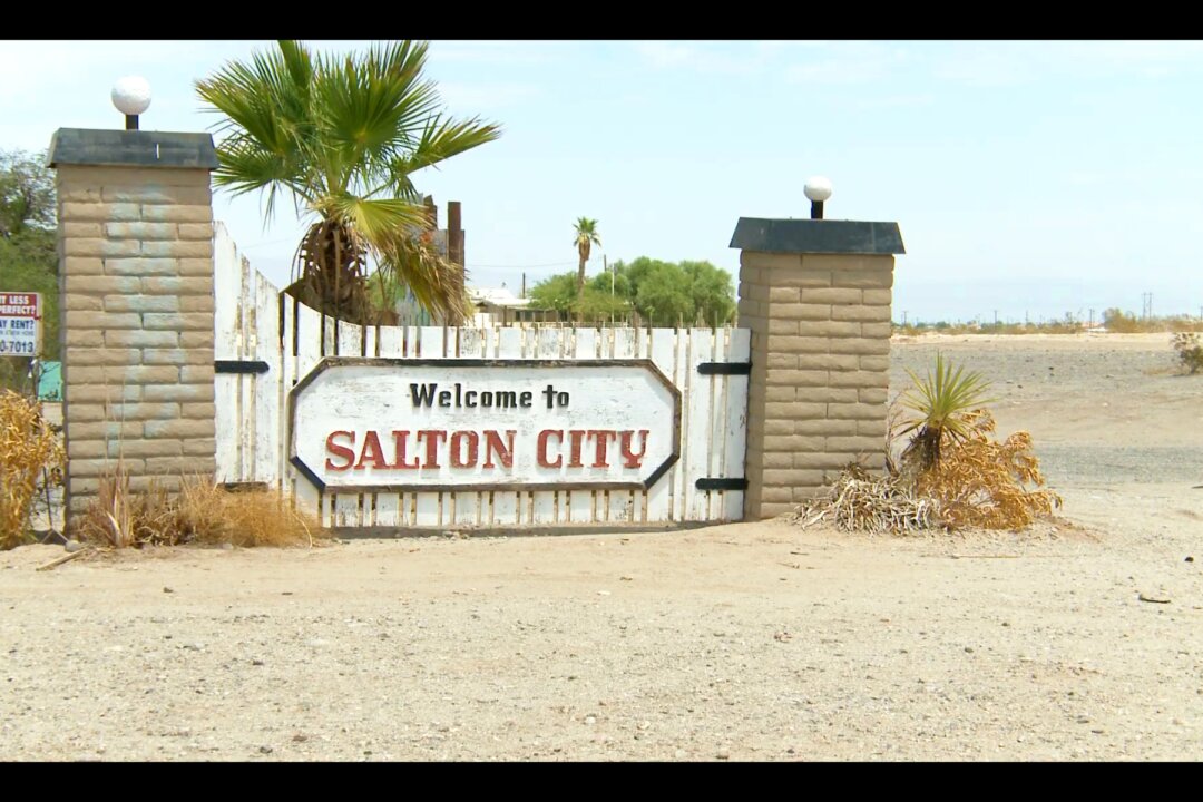 Salton Sea Rotten Egg Smell Discourages Visitors, Attracts New Economic Development