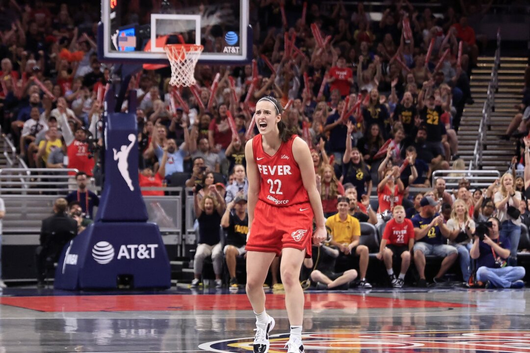 Caitlin Clark Leads Fever Past Mercury