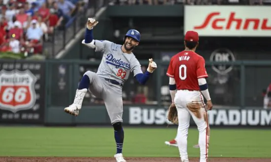 Betts and Kiermaier Homer as Dodgers Rally to Beat Skidding Cardinals 7–6
