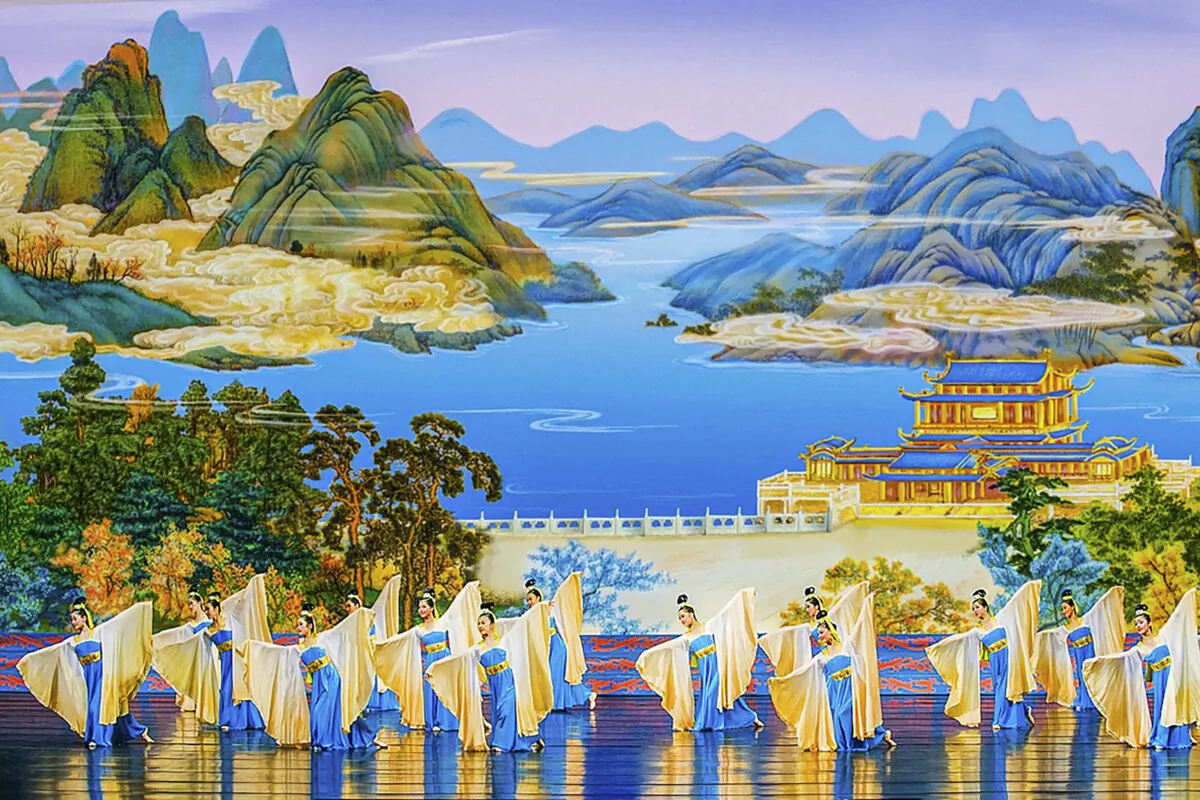 The performance, “Flowing Sleeves,” from the 2009 Shen Yun Performing Arts program. (Shen Yun Performing Arts)