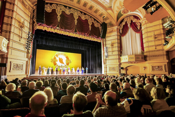 New York Times Relies on Distortion, Omission in Effort to Smear Shen Yun