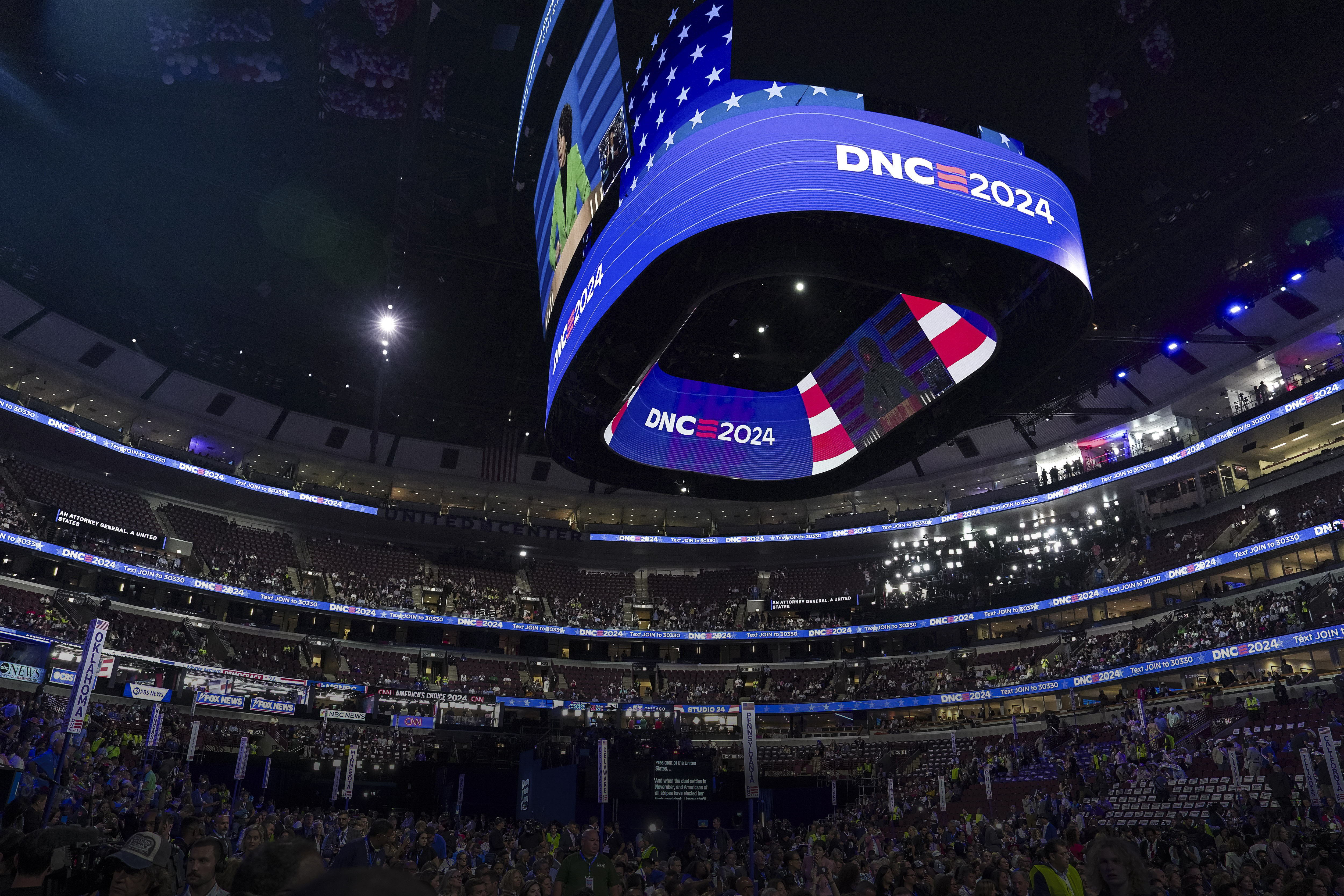 In Photos Day 1 of the Democratic National Convention The Epoch Times