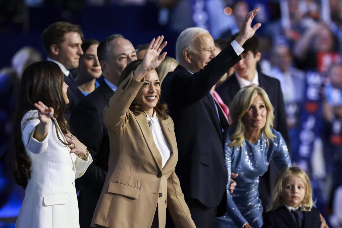 (L–R) Ashley Biden, Democratic presidential candidate Vice President Kamala Harris, President Joe Biden, and First Lady Jill Biden onstage at the end of the first day of the Democratic National Convention in Chicago, on Aug. 19, 2024. (Joe Raedle/Getty Images)