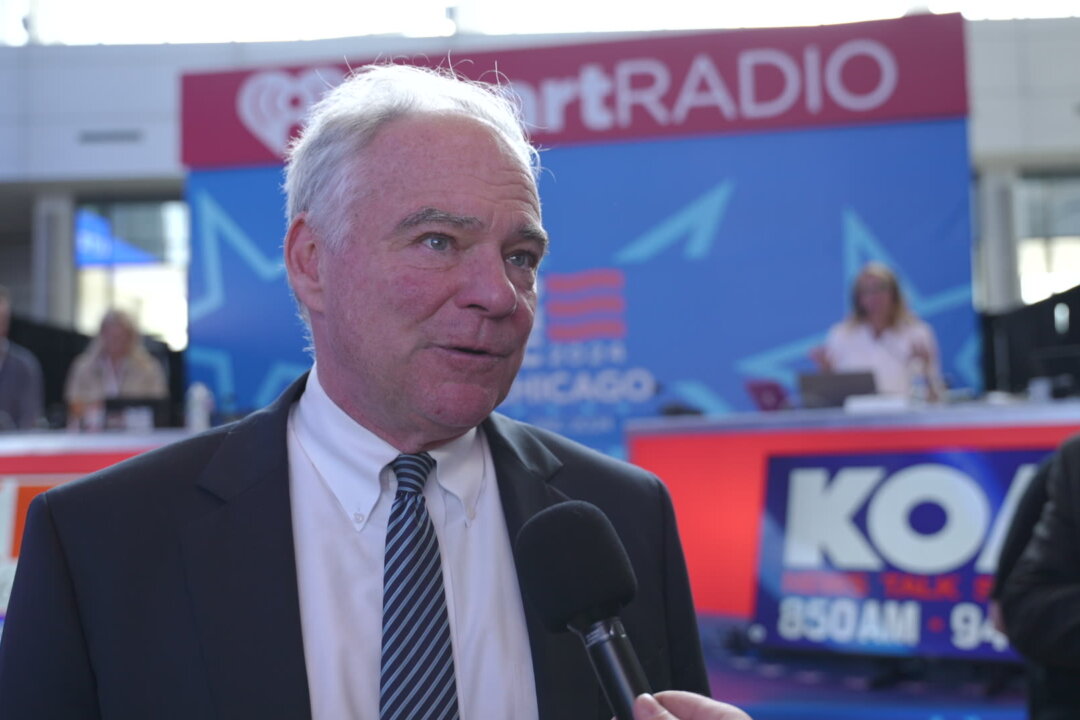 Sen. Kaine Preparing New War Powers Resolution to Block US Military Action Against Venezuela