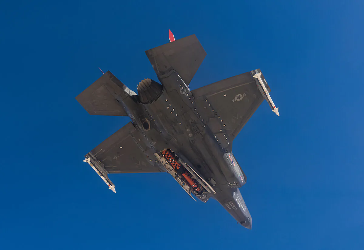 Test fire of a development Joint Strike Missile on the US Air Forces F-35 Joint Strike Fighter. (Courtesy of Kongsberg Defence Australia and the Australian Department of Defence)