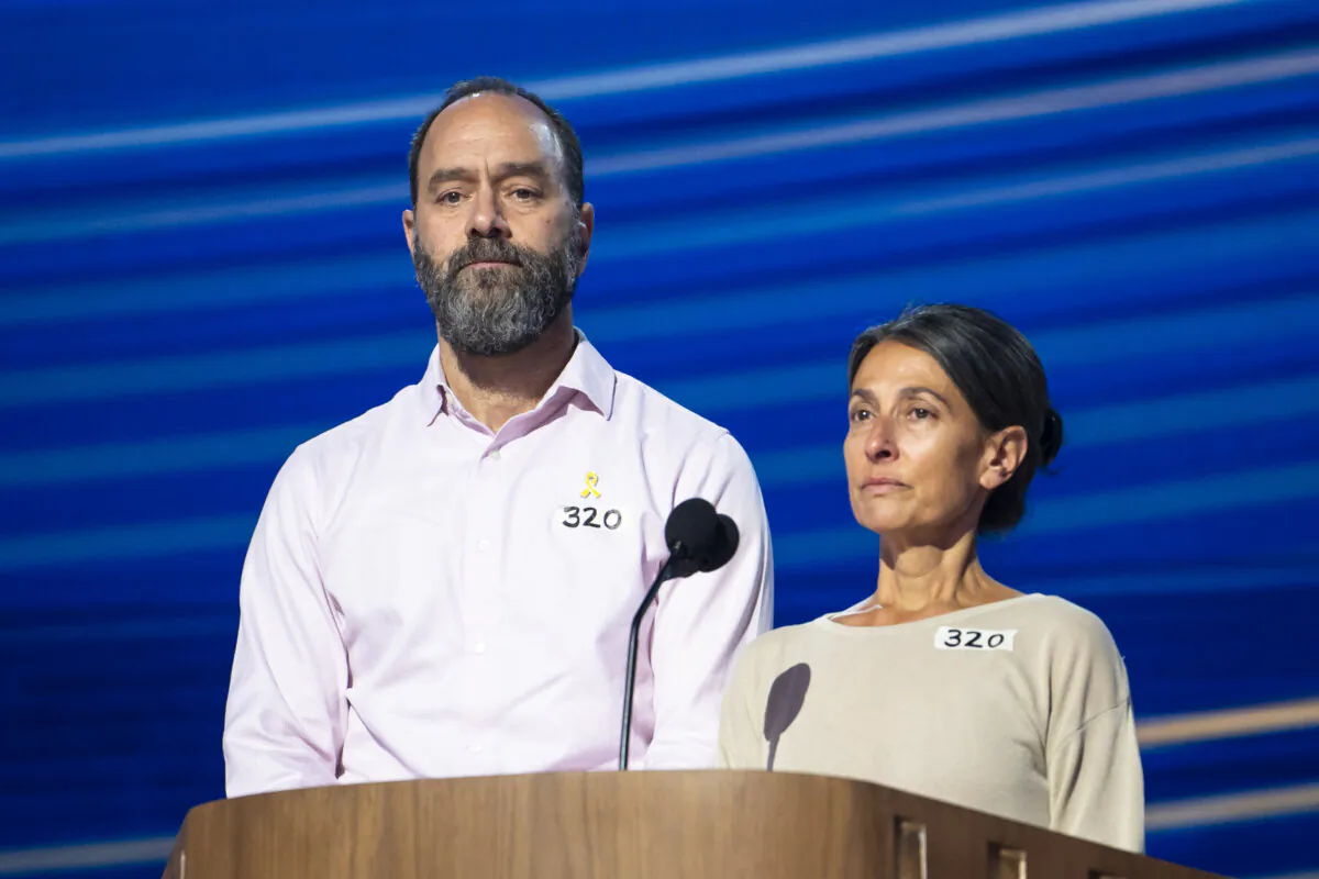Jonathan Polin and Rachel Goldberg speak about their son Hersh Goldberg-Polin held hostage in Gaza during the Democratic National Convention in Chicago on Aug. 21, 2024. (Madalina Vasiliu/The Epoch Times)