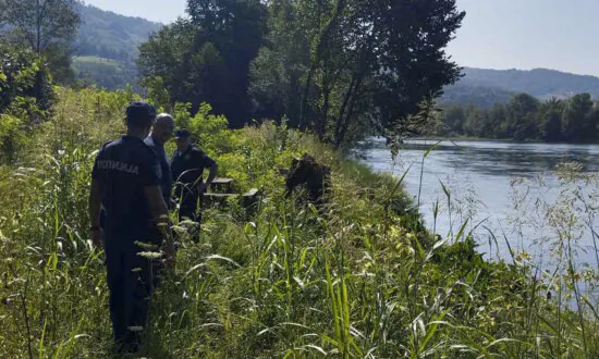 At Least 10 People Drown After Migrant Boat Overturns on Serbia–Bosnia Border