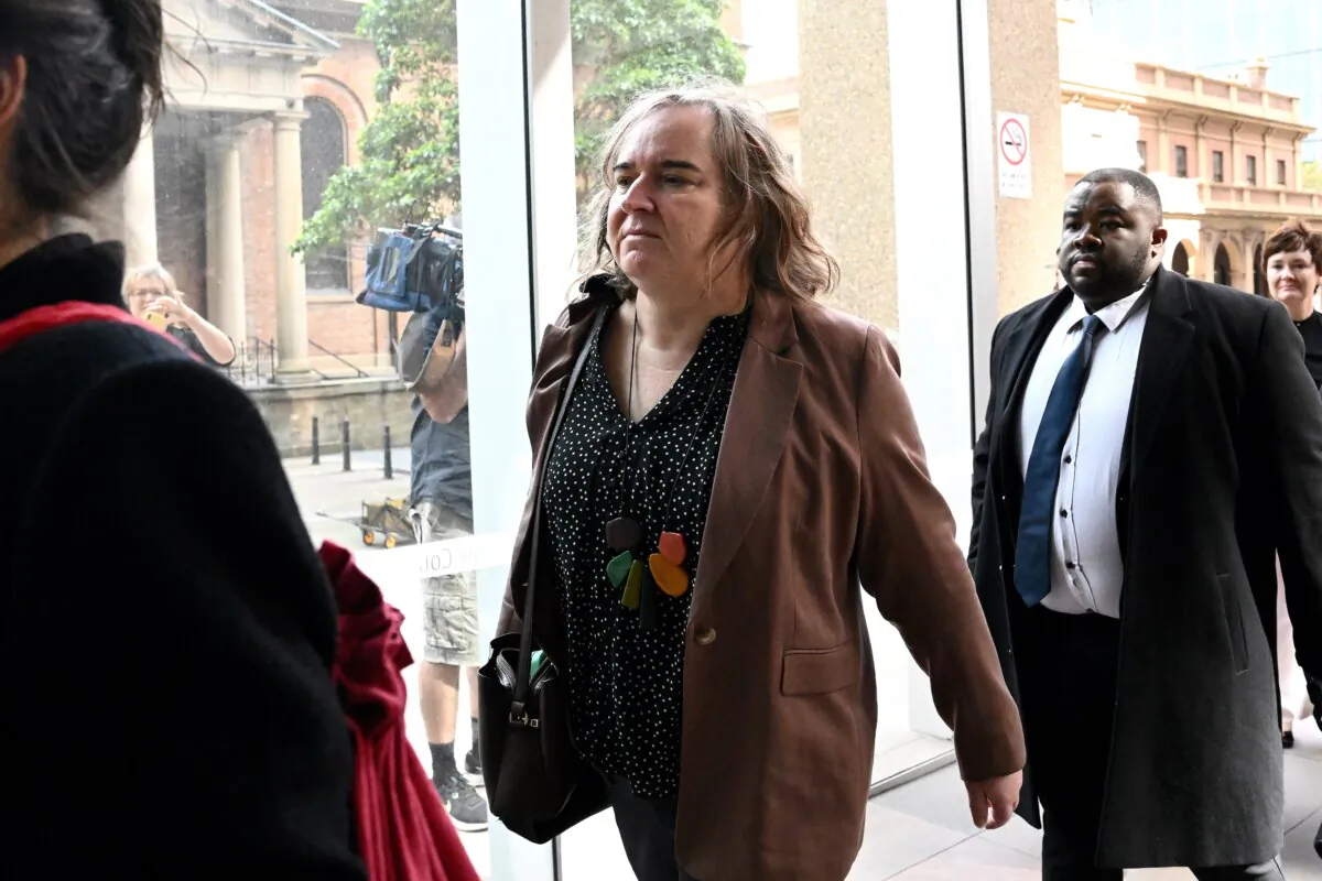 Roxanne Tickle (left) at the Federal Court of Australia in Sydney, Australia on April 9, 2024. (AAP Image/Bianca De Marchi) 