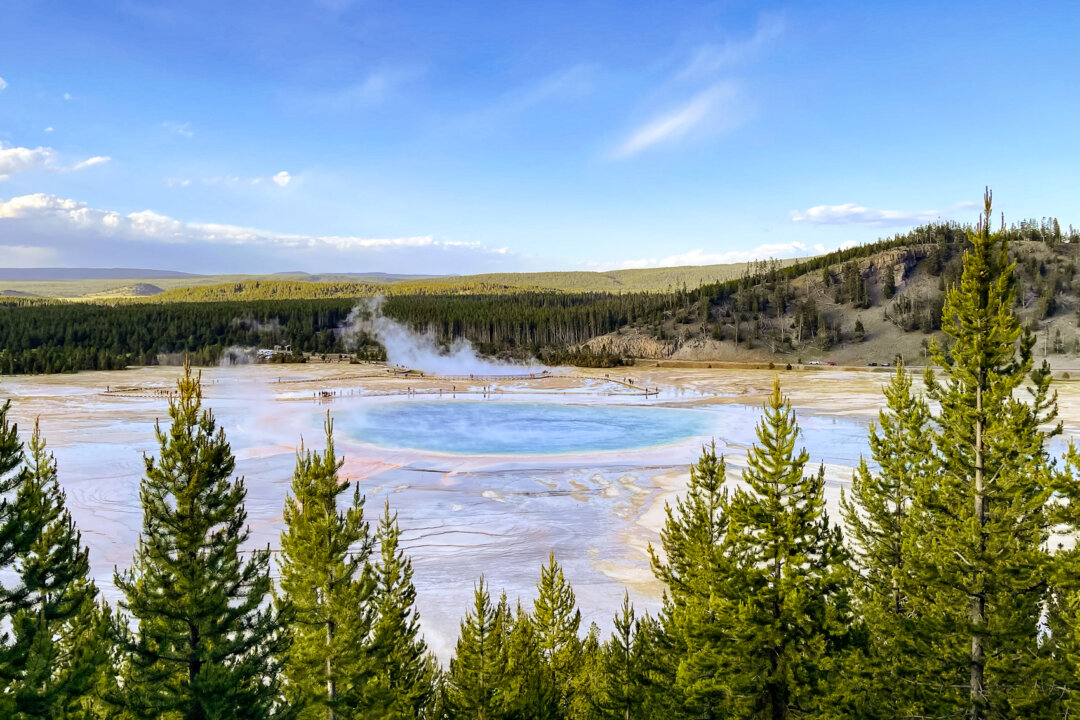 Trump Signs Order to Improve National Parks by Charging Foreign Tourists More