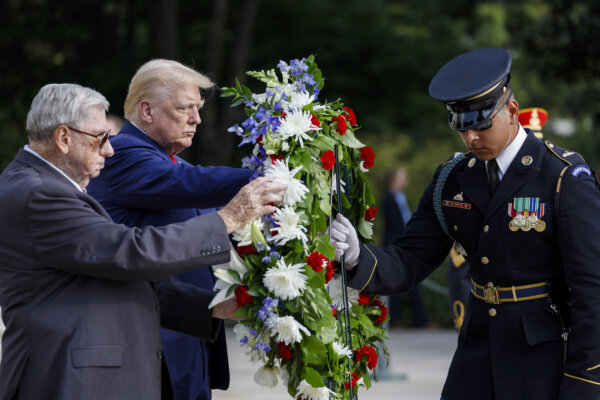 WATCH: Trump Attends Wreath Laying Ceremony at Arlington Cemetery