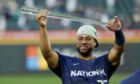 Padres Sign Former All-Star MVP Diaz to Minor-League Deal