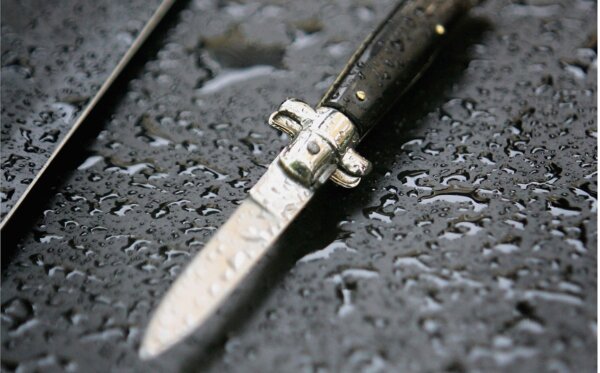 State Supreme Court Strikes Down Knife Ban