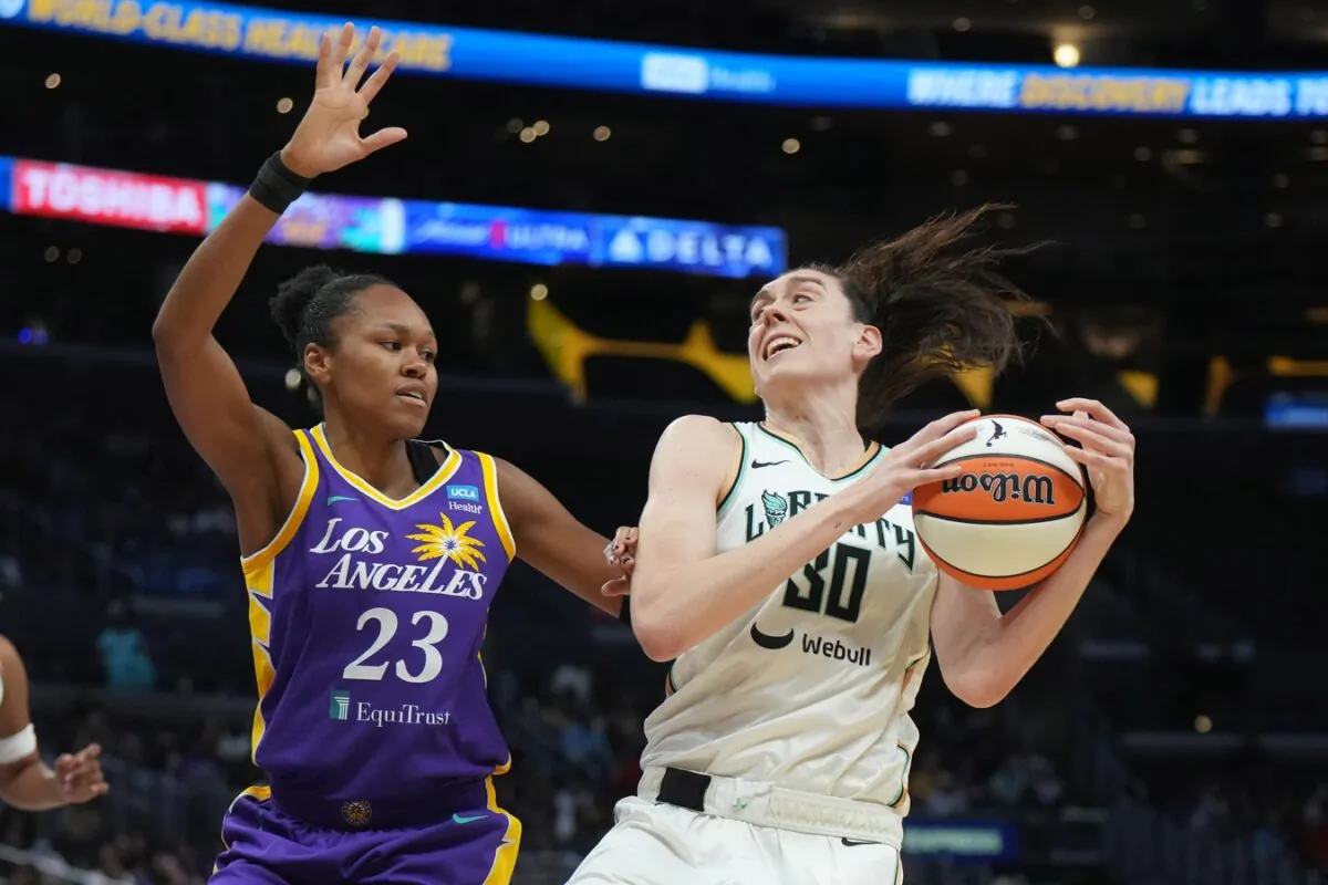 Azura Stevens (L) of the Los Angeles Sparks defends against New York Liberty star Breanna Stewart in Los Angeles on Aug 28, 2024. (Kirby Lee/USA TODAY via Field Level Media)
