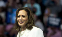 Harris Campaigns in New Hampshire