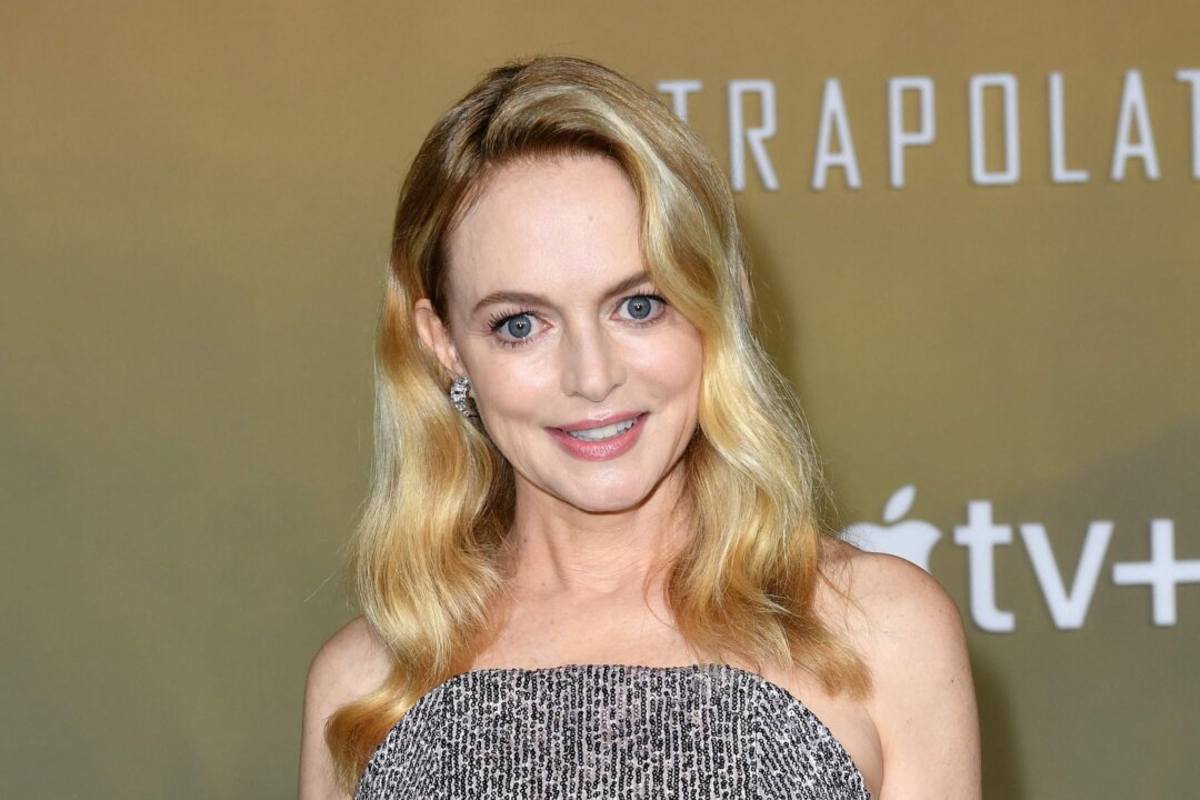 Heather Graham reveals she hasn't spoken to her parents since 25