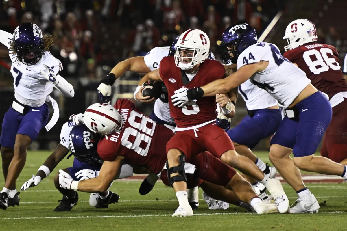 Justin Lamson (8) of the Stanford Cardinal runs the ball against the TCU Horned Frogs in the second quarter in Stanford, Calif., on August 30, 2024. (Eakin Howard/Getty Images)