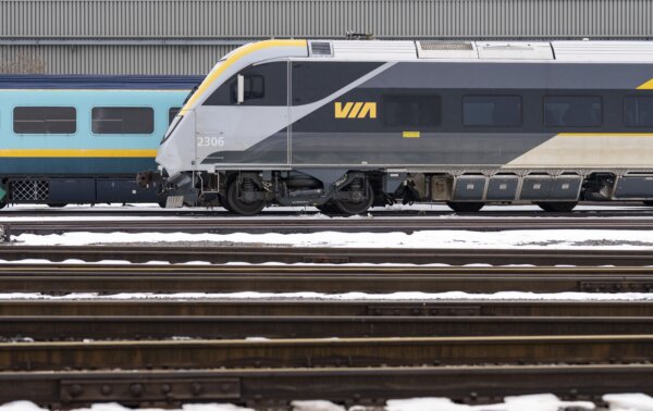 Transport Minister to Meet with Via Rail After Passengers Stranded 10 Hours