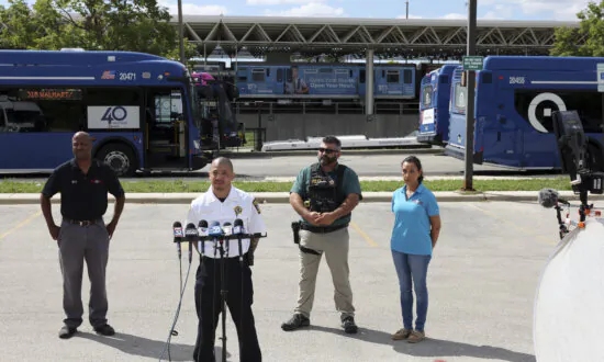 Police Say 4 People Fatally Shot on Chicago-Area Subway Train