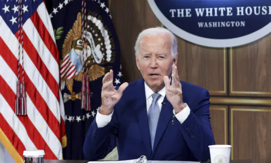 Biden Welcomes USC Women’s Basketball Team to White House