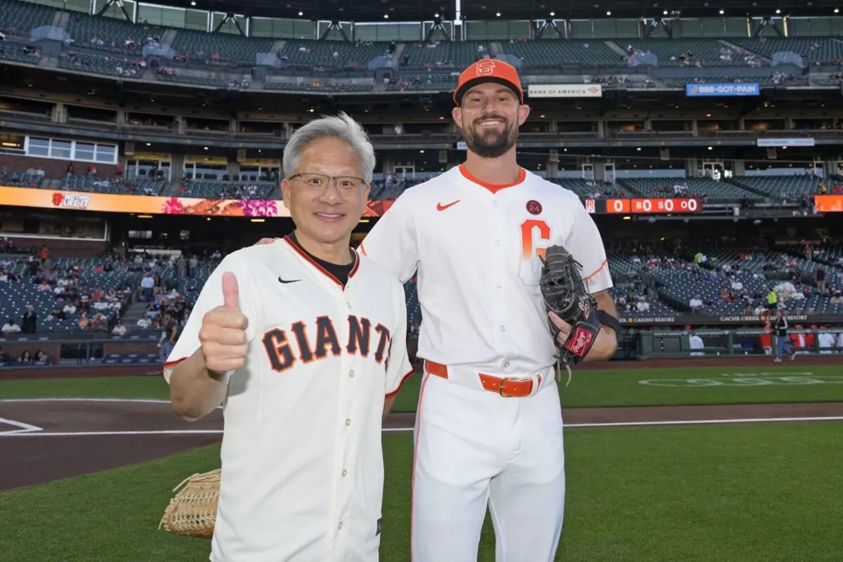 Nvidia CEO Jensen Huang (L) with Giants pitcher Tristan Beck on Taiwan Culture Night at Oracle Stadium in San Francisco on Sept. 3. (Photo Courtesy of Taipei Economic and Cultural Office)
