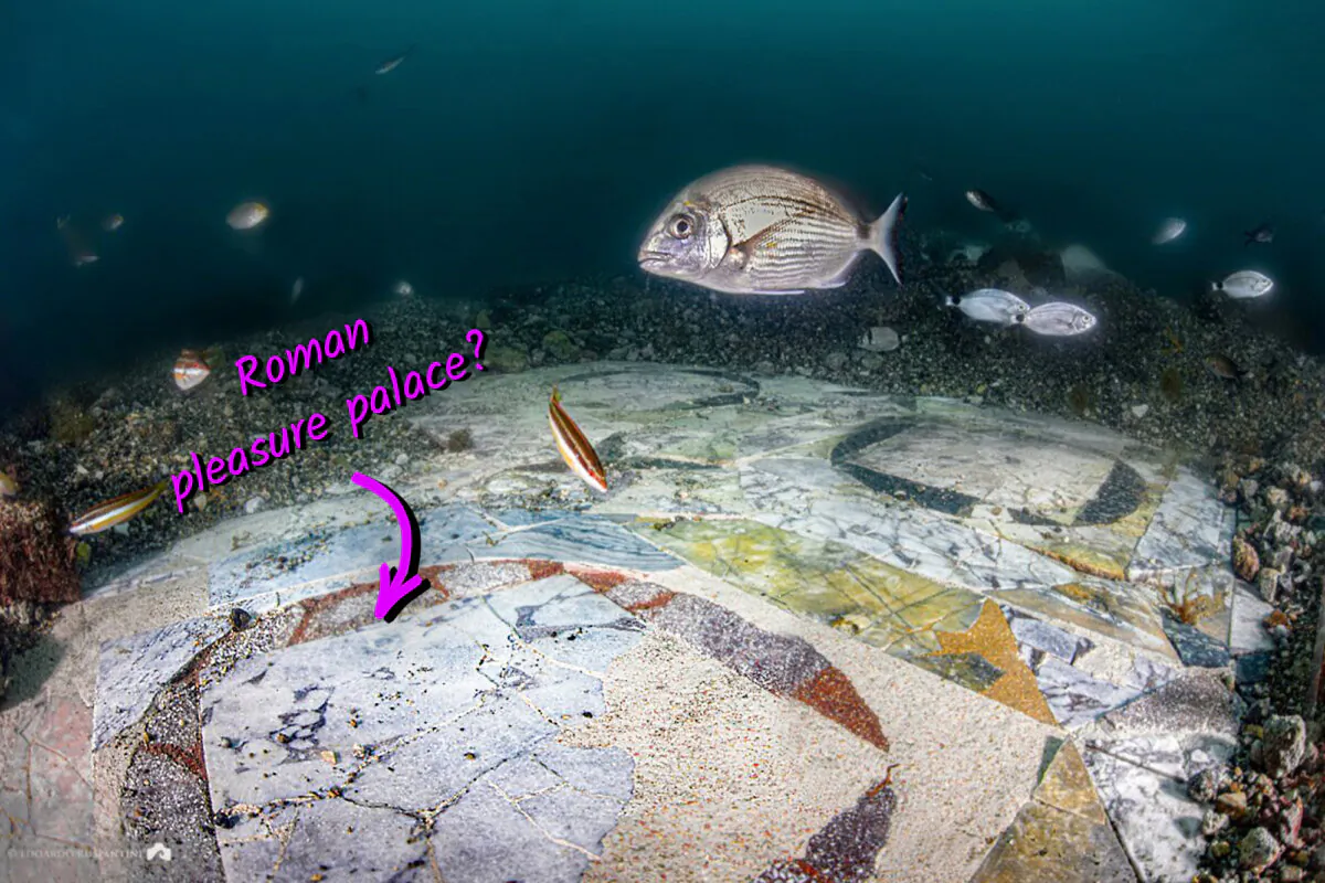 The marble floor of a sunken Roman villa off the coast of southern Italy. (Courtesy of Parco Archeologico Campi Flegrei)